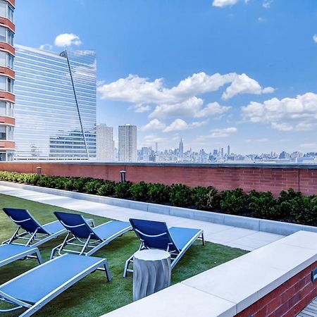 Bluebird Suites In Джърси Сити Екстериор снимка
