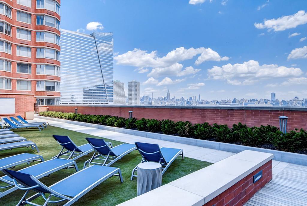Bluebird Suites In Джърси Сити Екстериор снимка