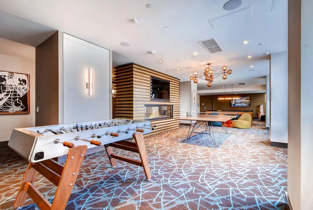 Bluebird Suites In Джърси Сити Екстериор снимка