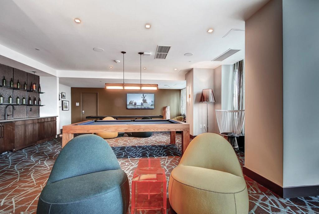 Bluebird Suites In Джърси Сити Екстериор снимка